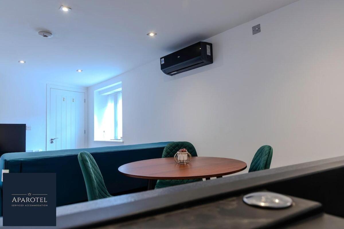 Aparotel Serviced Apartments - Stonehenge, Amesbury Town Centre Habitación foto
