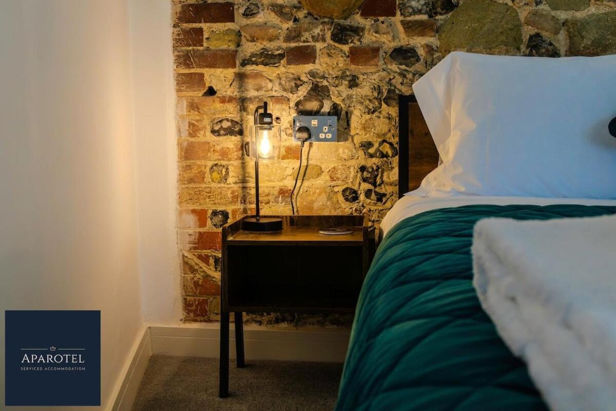 Aparotel Serviced Apartments - Stonehenge, Amesbury Town Centre Habitación foto
