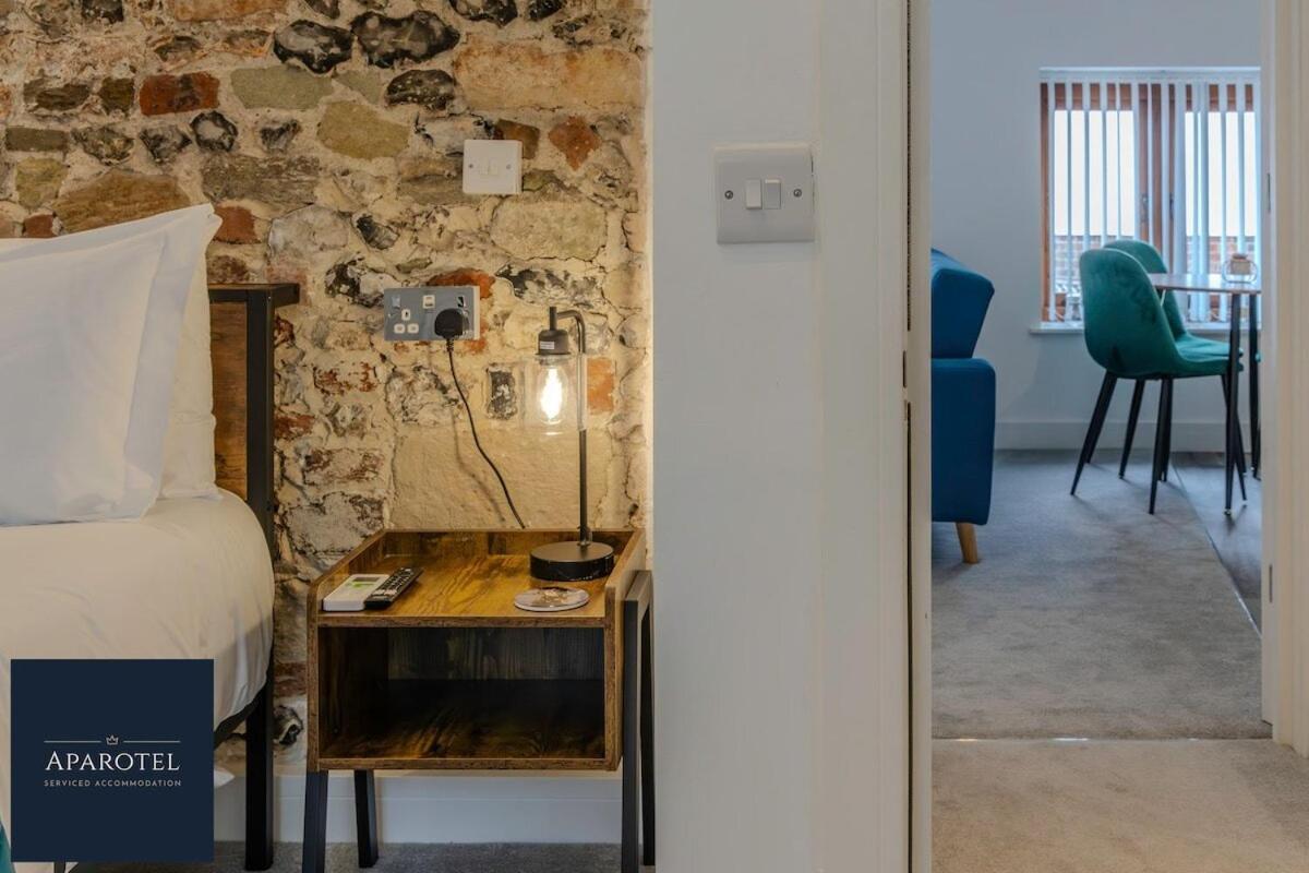 Aparotel Serviced Apartments - Stonehenge, Amesbury Town Centre Habitación foto