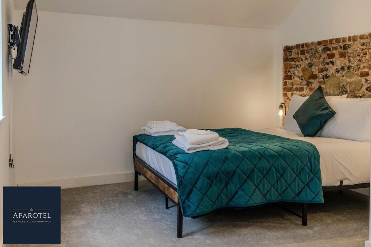 Aparotel Serviced Apartments - Stonehenge, Amesbury Town Centre Habitación foto