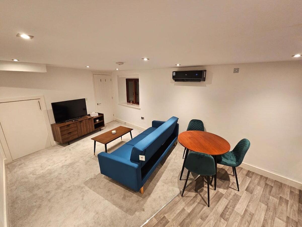 Aparotel Serviced Apartments - Stonehenge, Amesbury Town Centre Habitación foto